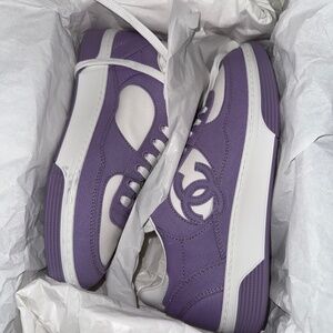 CHANEL LAVENDER CLOTH SNEAKERS